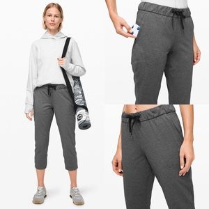 Lululemon on the fly crop 23